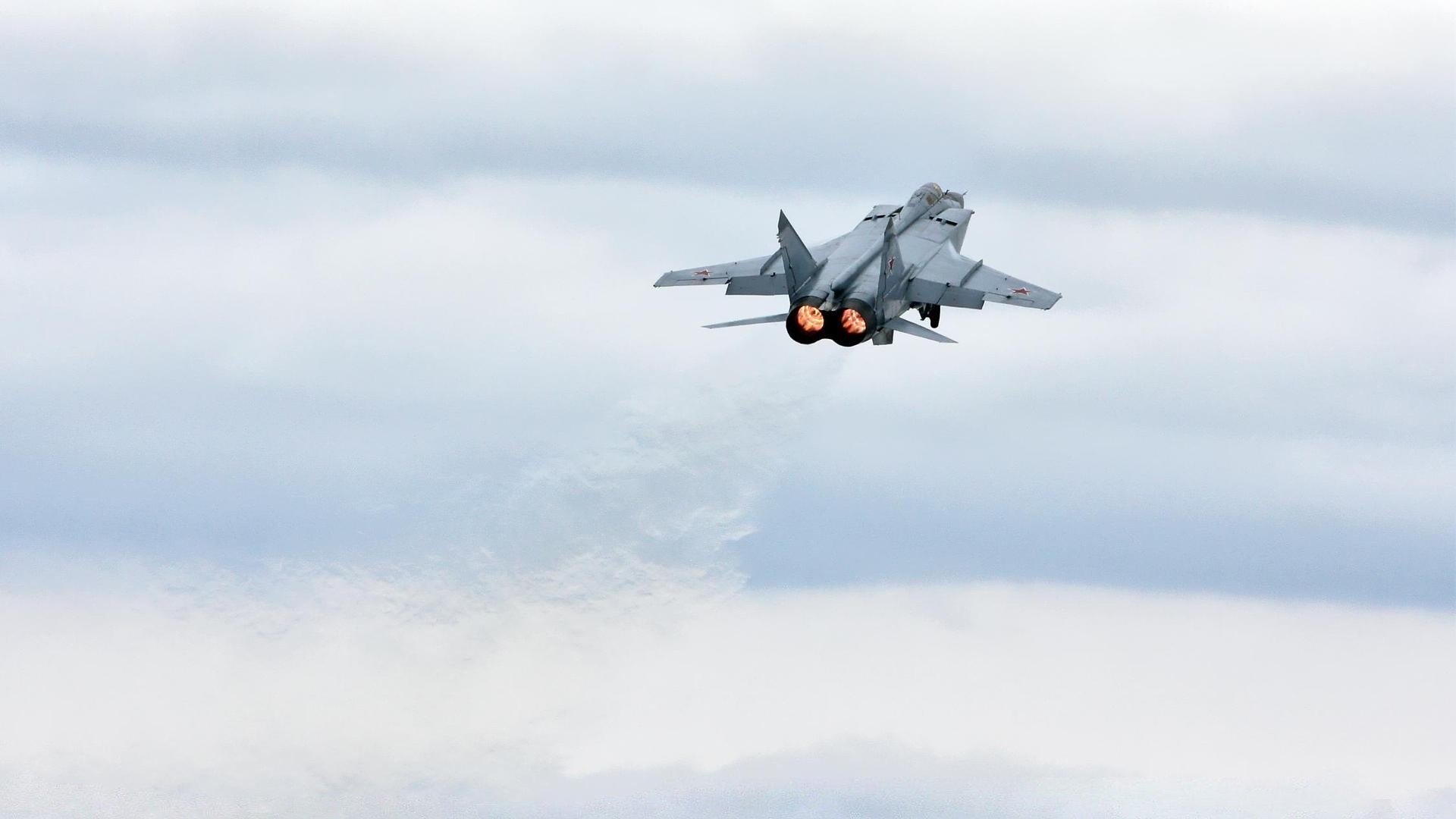 kaiyun网站-中国男篮新一期集训名单曝光年轻球员比例上升，中国男篮集训队员名单