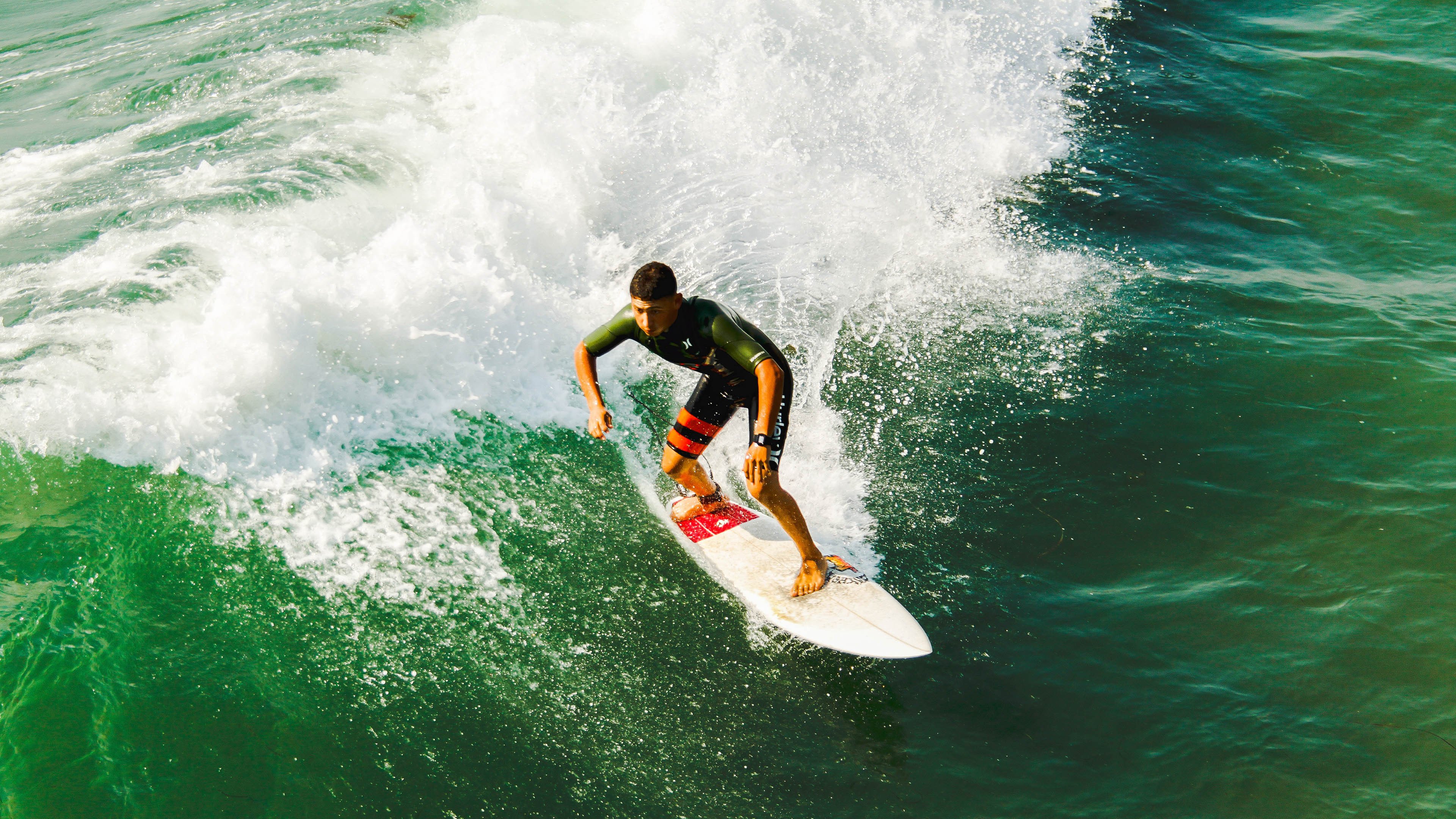 开云中国官网-破纪律纪录！欧冠赛场上的“疯狂”表现，欧冠经典比赛